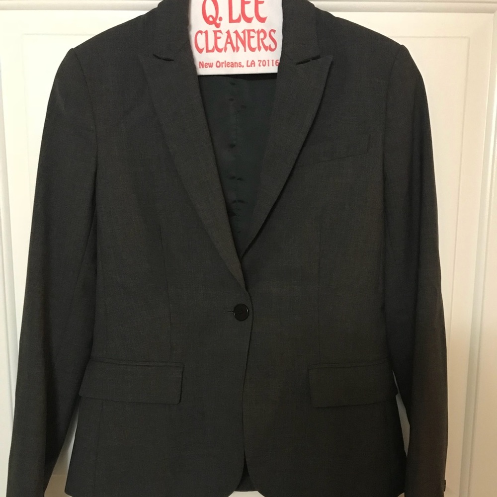 Size 0 Theory Suit Jacket